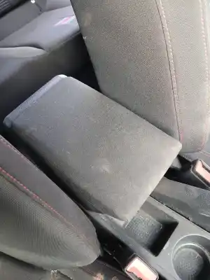 Автозапчастина б/у ЦЕНТРАЛЬНИЙ ПОДЛОКНИК для SEAT ARONA (KJ7, KJP)  Посилання на OEM IAM 6F0864207AH  