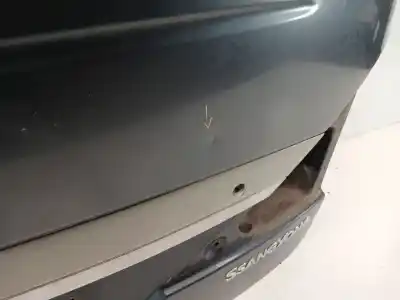 Автозапчасти б/у задняя дверь за ssangyong rodius i 2.7 xdi ссылки oem iam 6401121101  