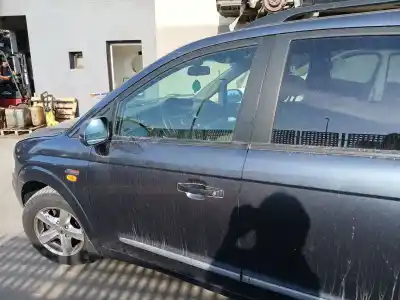 Автозапчасти б/у левая передняя дверь за ssangyong rodius i 2.7 xdi ссылки oem iam 6200321202  