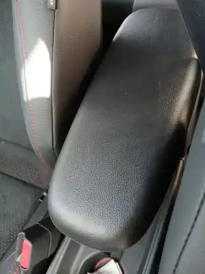 Second-hand car spare part CENTER ARMREST for TOYOTA YARIS (_P21_, _PA1_, _PH1_) 1.5 HYBRID (MXPH11) OEM IAM references   