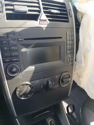 Pièce détachée automobile d'occasion SYSTÈME AUDIO / RADIOCD pour MERCEDES-BENZ CLASE A (W169) A 180 CDI (169.007, 169.307) Références OEM IAM   