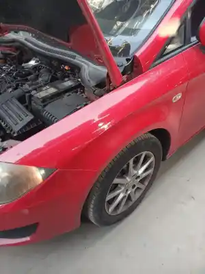 Peça sobressalente para automóvel em segunda mão GUARDA-LAMAS DIANTEIRO ESQUERDO por SEAT LEON (1P1) 1.6 TDI Referências OEM IAM 1P0821021A  