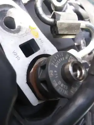 Recambio de automóvil de segunda mano de INYECTOR para AUDI A5 (8T3) 2.0 TDI referencias OEM IAM 0445110471  