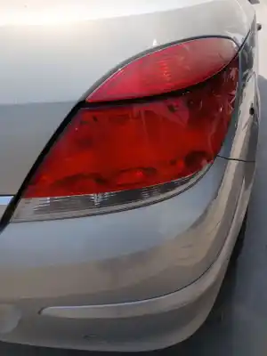 Автозапчастина б/у правий ліхтар для opel astra h twintop (a04) 1.9 cdti (l67) посилання на oem iam 