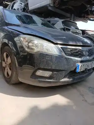 Peça sobressalente para automóvel em segunda mão para choques dianteiro por kia cee'd sw (ed) 1.6 referências oem iam 865111h500  