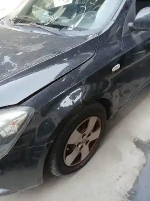 Peça sobressalente para automóvel em segunda mão GUARDA-LAMAS DIANTEIRO ESQUERDO por KIA CEE'D SW (ED)  Referências OEM IAM 663111H010  