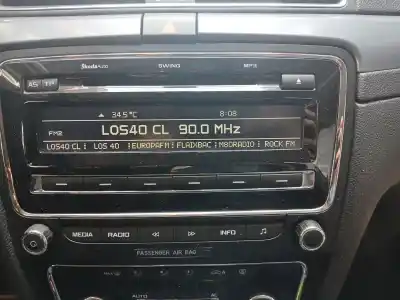 Recambio de automóvil de segunda mano de SISTEMA AUDIO / RADIO CD para SKODA SUPERB II (3T4)  referencias OEM IAM   