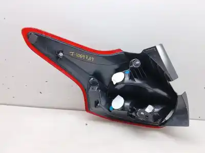 Peça sobressalente para automóvel em segunda mão farolim traseiro direito por ford focus iii 1.6 tdci referências oem iam 1879546 16310802 