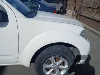 Peça sobressalente para automóvel em segunda mão guarda-lamas dianteiro direito por nissan pathfinder iii (r51) 2.5 dci 4wd referências oem iam f31004x0ma