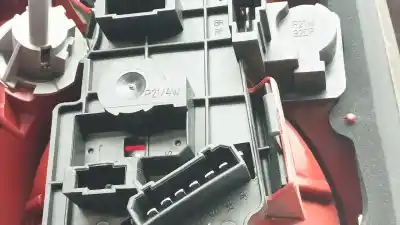 Автозапчастина б/у правий ліхтар для volkswagen passat b5.5 variant (3b6) 1.9 tdi 4motion посилання на oem iam 3b9945096aa  