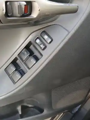 Tweedehands auto-onderdeel linker voorruit schakelaar voor toyota verso (_r2_) 2.0 d-4d (aur20_) oem iam-referenties 