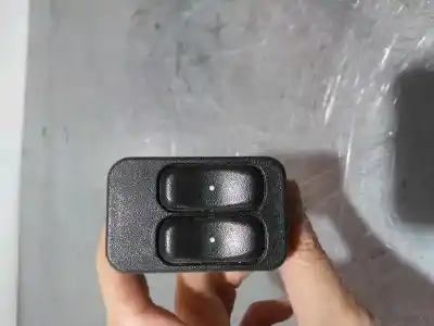 Second-hand car spare part left front power window switch for opel corsa c 1.0 12v cat (z 10 xe / lw3) oem iam references 13363202