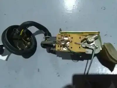 Pezzo di ricambio per auto di seconda mano sensore di livello del carburante per hyundai accent (lc) 1.3 12v cat riferimenti oem iam   