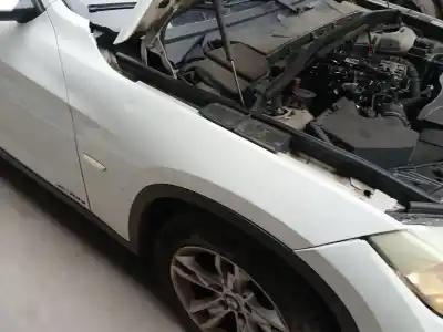 Peça sobressalente para automóvel em segunda mão Guarda-lamas Dianteiro Direito por BMW X1 (E84) SDRIVE 18 D Referências OEM IAM 41002993156  