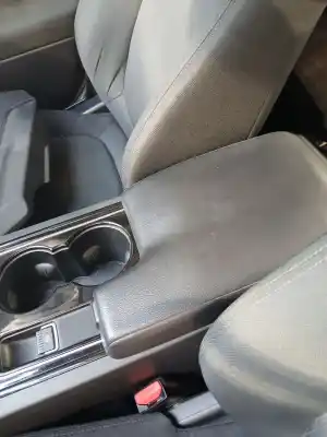 Peça sobressalente para automóvel em segunda mão apoio de braço consola central por jaguar xe (x760) 2.0 d referências oem iam 