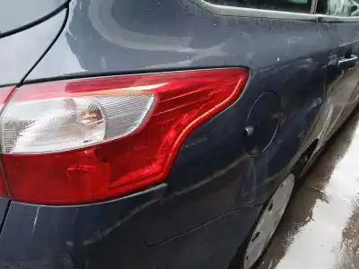 Peça sobressalente para automóvel em segunda mão farolim traseiro direito por ford focus iii turnier 1.6 tdci referências oem iam bm5113404gf  
