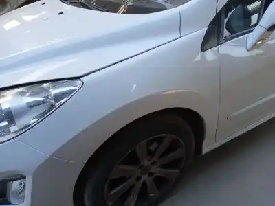 Tweedehands auto-onderdeel LINKER VOOR SPATBORD voor PEUGEOT 308 I (4A_, 4C_)  OEM IAM-referenties 7840W1  