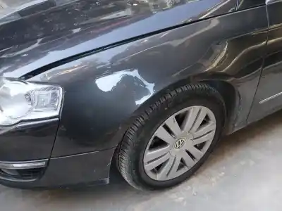 Peça sobressalente para automóvel em segunda mão GUARDA-LAMAS DIANTEIRO ESQUERDO por VOLKSWAGEN PASSAT B6 (3C2) 2.0 TDI 16V Referências OEM IAM 3C0821021  