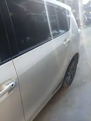 Pezzo di ricambio per auto di seconda mano PORTA POSTERIORE SINISTRA per TOYOTA VERSO (_R2_) 1.6 D4-D (WAR20_) Riferimenti OEM IAM 670040F040  