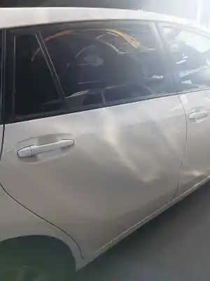 Pezzo di ricambio per auto di seconda mano PORTA POSTERIORE DESTRA per TOYOTA VERSO (_R2_) 1.6 D4-D (WAR20_) Riferimenti OEM IAM 670030F050  