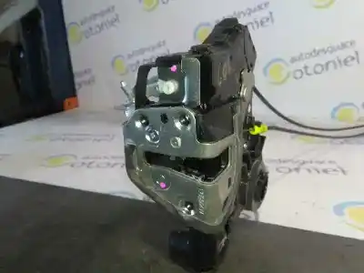 Peça sobressalente para automóvel em segunda mão fechadura da porta dianteira direita por toyota auris luna referências oem iam a046693