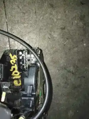 Second-hand car spare part left front door lock for nissan note acenta oem iam references   6 pin