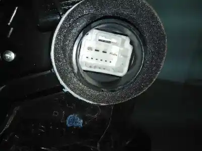 Автозапчасти б/у замок передней правой двери за toyota corolla (e15) 1.4 turbodiesel cat ссылки oem iam   2 pin