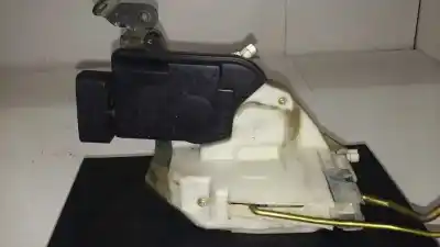 Second-hand car spare part left front door lock for suzuki ignis rm (mh) básico oem iam references  6 pins 