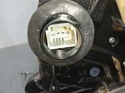 Автозапчасти б/у замок левой передней двери за toyota rav 4 iii (_a3_) 2.2 d (ala35_) ссылки oem iam  6 pins 