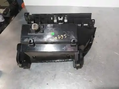 Peça sobressalente para automóvel em segunda mão porta luvas por nissan note acenta referências oem iam 685603vv0a  