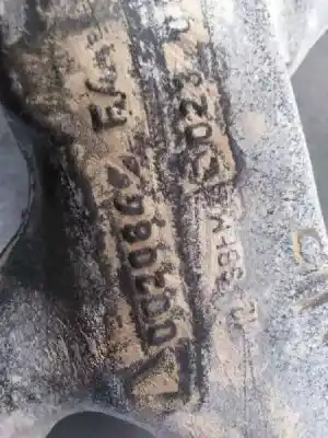 Second-hand car spare part front left upper suspension arm for nissan interstar mod. 04 (x70) 2.5 dci diesel cat oem iam references 002084 002084 