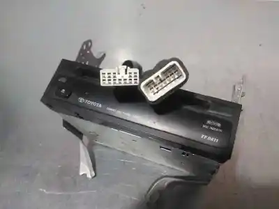Pezzo di ricambio per auto di seconda mano impianto audio / radio cd per toyota yaris (ncp1/nlp1/scp1) 1.4 d-4d linea luna riferimenti oem iam 0860100906  