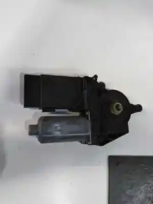 Pezzo di ricambio per auto di seconda mano motore alzacristalli anteriore sinistro per volkswagen passat berlina (3b2) highline riferimenti oem iam 0130821695  