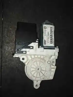 Recambio de automóvil de segunda mano de motor elevalunas trasero izquierdo para volkswagen touran (1t1) trendline referencias oem iam 1k0959703ffkz  