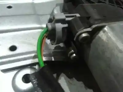 İkinci el araba yedek parçası ön sag pencere regülatörü için renault clio iii tom tom edition oem iam referansları 8200291147 5p 2 pins 