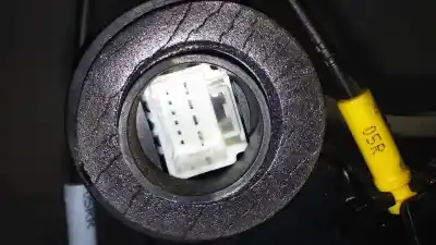 Second-hand car spare part rear right door lock for toyota corolla (_e12_) 2.0 d-4d (cde120r_ cde120l_) oem iam references  2 pins 