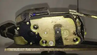 Second-hand car spare part left front door lock for toyota corolla (e11) 1.6 linea terra oem iam references  4 pins 