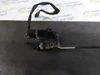 Pezzo di ricambio per auto di seconda mano serratura porta anteriore sinistra per kia carens 2.0 crdi ex monovolumen riferimenti oem iam 