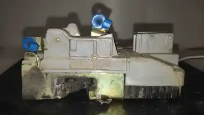 Second-hand car spare part front right door lock for renault clio iii emotion oem iam references   4 pins