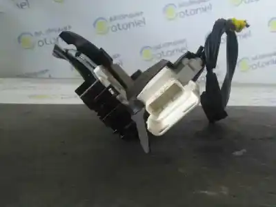 Peça sobressalente para automóvel em segunda mão fechadura da porta dianteira direita por citroen c4 coupe collection referências oem iam   6 pin