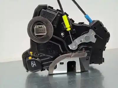 İkinci el araba yedek parçası sol ön kapi kilidi için toyota auris business oem iam referansları 6904002210 6 pins 
