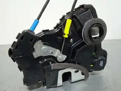 İkinci el araba yedek parçası sag ön kapi kilidi için toyota auris business oem iam referansları 6903005130 4 pins 