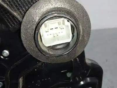 İkinci el araba yedek parçası sag ön kapi kilidi için toyota auris business oem iam referansları 6903005130 4 pins 