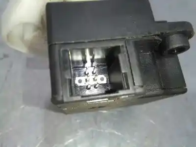 Peça sobressalente para automóvel em segunda mão motor de abertura da comporta de sofagem por opel vectra b berlina 2.2 16v dti cat (y 22 dtr / l50) referências oem iam  6 pins 