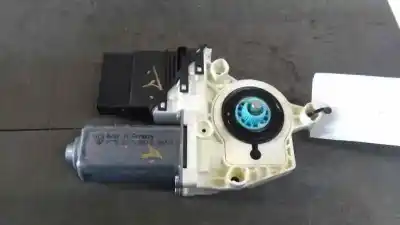 Pièce détachée automobile d'occasion Moteur Lève Vitre Arrière Gauche pour VOLKSWAGEN GOLF V BERLINA (1K1) Highline Références OEM IAM 1K0959703F FICHA 18 PINS 993419200