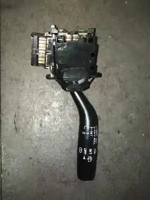 Second-hand car spare part windshiel wiper switch for mazda 323 berl. f/s (bj) 1.6 f active oem iam references 17b122lh