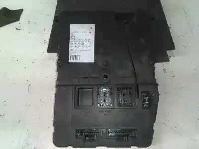 Piesă de schimb auto la mâna a doua panou siguranțe pentru renault megane ii berlina 5p extreme referințe oem iam 8200433201  