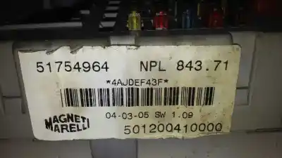 Peça sobressalente para automóvel em segunda mão caixa de fusíveis e relés por opel corsa b 1.0 12v cat (x 10 xe / lw3) referências oem iam 51754964  