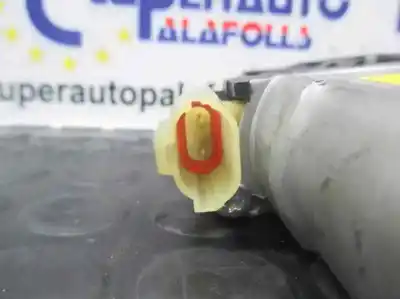İkinci el araba yedek parçası sag ön cam motoru için hyundai elantra (xd) 2.0 crdi comfort oem iam referansları 824602d001  