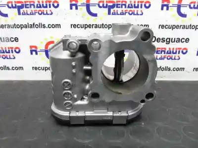 Pièce détachée automobile d'occasion boitier de papillon pour opel vivaro combi d-m9r e7 références oem iam 0281002681  
